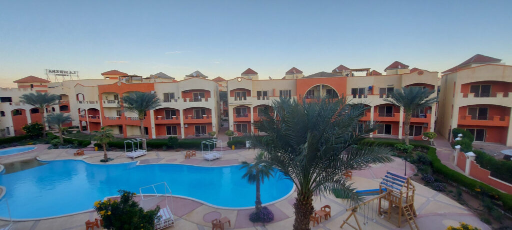 La Sirena 2 bedrooms 1 bathroom 110m2 unfurnished no AC ground Floor garden view 1balcony 4